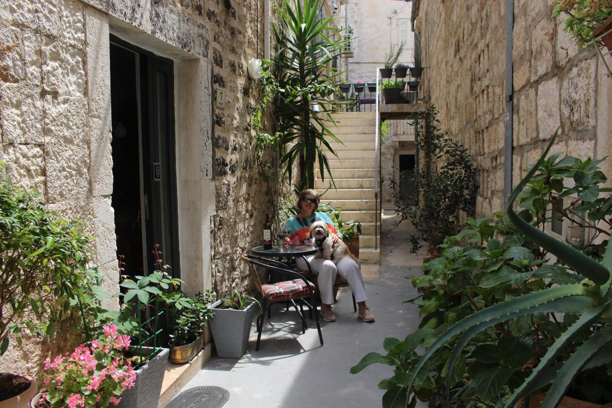 Street Garden Apartment Hvar Town Exterior foto